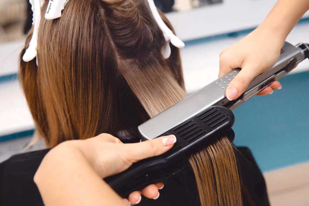 اصول اساسی اتوکشی مو: چگونه اتوکشی به فرآیند کراتینه کمک می‌کند؟